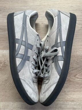 Men’s Size 11 Onitsuka Tiger Japan Tokuten Gray Leather Suede Black Midsole